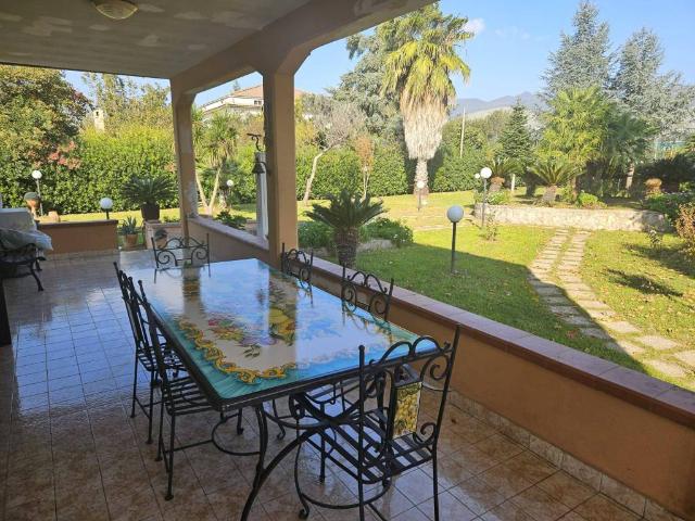 Villa Indipendente in vendita a Pignataro Maggiore, Campania