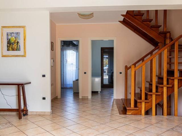 Villa Indipendente in vendita a Tintera, Pignola