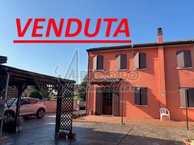 Villa Indipendente in vendita a Pincara, Veneto