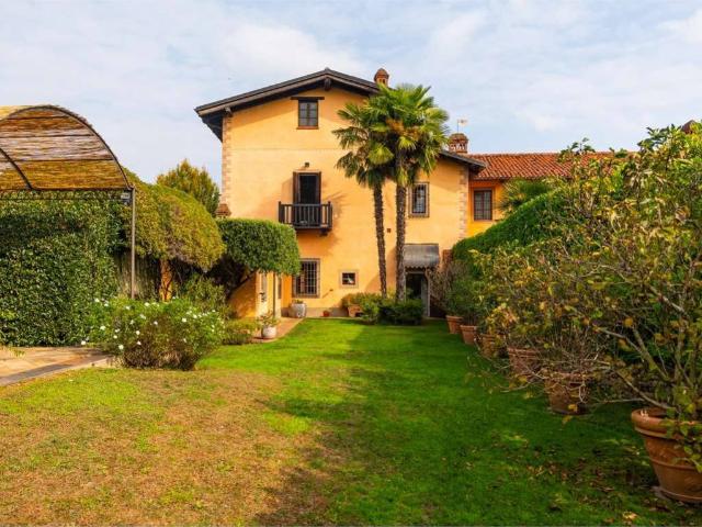 Villa Indipendente in vendita a San Luigi, Piemonte