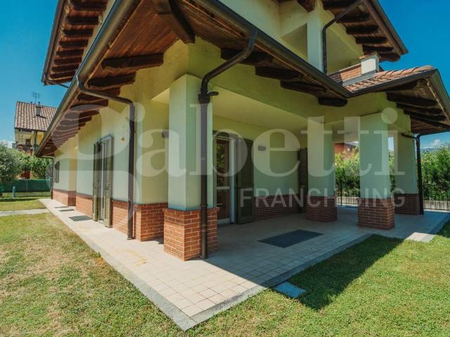 Villa Indipendente in vendita a Riva, Piemonte