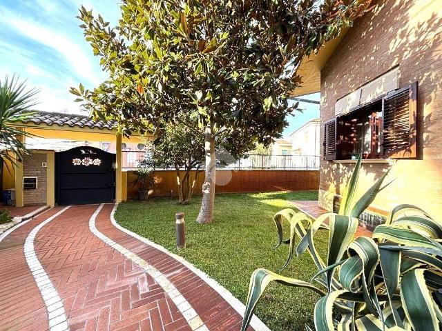 Villa Indipendente in vendita a Quartiere dei poeti, Pineto