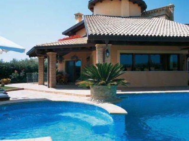 Villa Indipendente in vendita a Pineto, Abruzzo