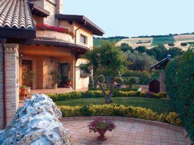 Villa Indipendente in vendita a Pineto, Abruzzo