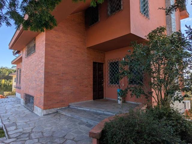 Villa Indipendente in vendita a Tetti Borella, Piemonte