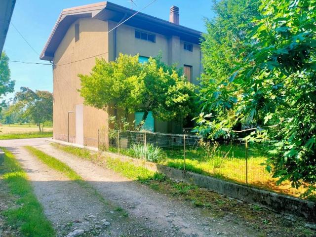 Villa Indipendente in vendita a Pinzano Al Tagliamento, Friuli-Venezia Giulia