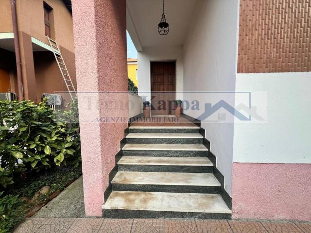 Villa Indipendente in vendita a Pioltello, Lombardia