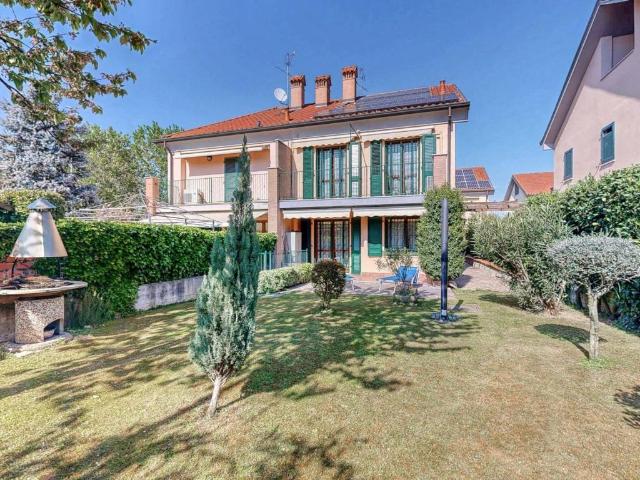 Villa Indipendente in vendita a Molino Ortolina, Pioltello