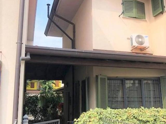 Villa Indipendente in vendita a Cascina Limito, Pioltello