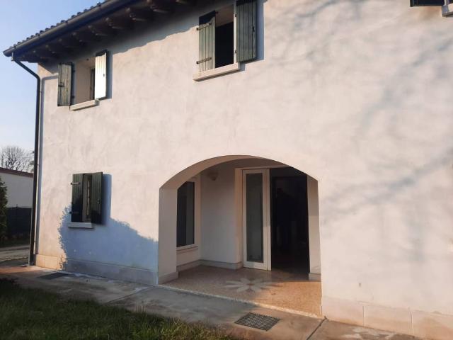 Villa Indipendente in vendita a Piombino Dese, Veneto