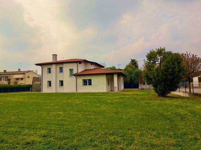Villa Indipendente in vendita a Piombino Dese, Veneto