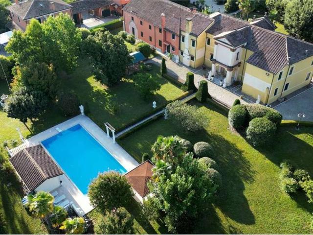 Villa Indipendente in vendita a Piombino Dese, Veneto