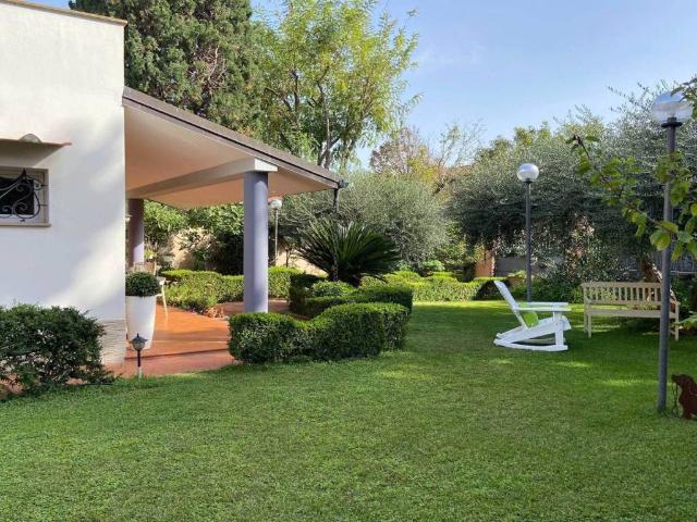 Villa Indipendente in vendita a Piombino, Toscana