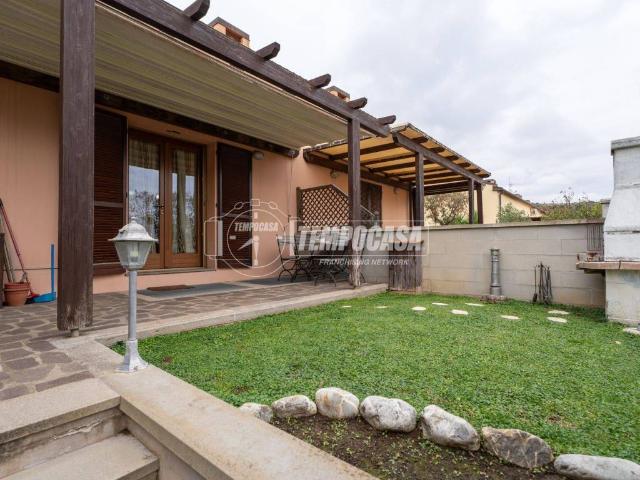 Villa Indipendente in vendita a Montemazzano, Piombino