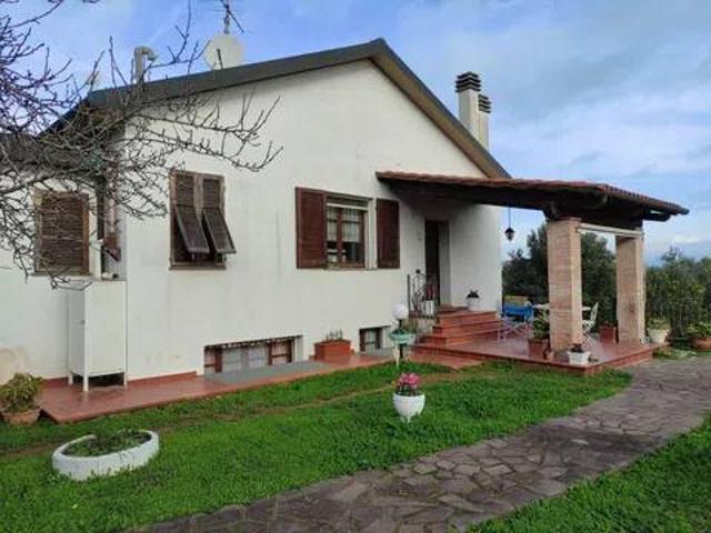 Villa Indipendente in vendita a Piombino, Toscana