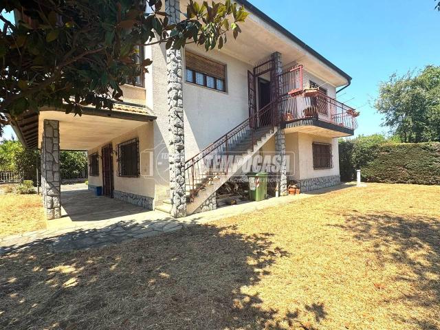 Villa Indipendente in vendita a Piossasco, Torino
