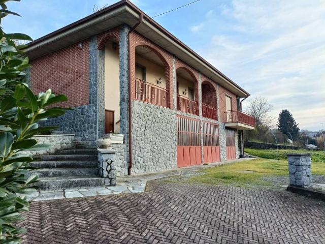 Villa Indipendente in vendita a Piemonte, Asti