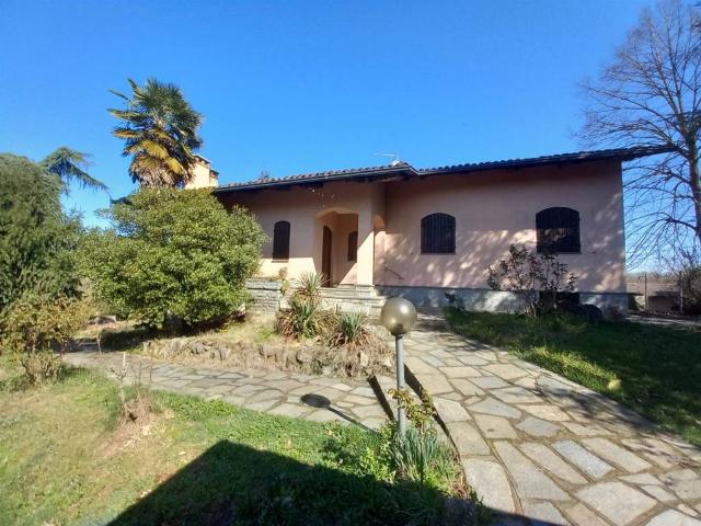 Villa Indipendente in vendita a Piemonte, Asti
