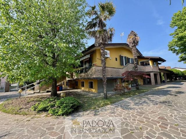 Villa Indipendente in vendita a Piove Di Sacco, Veneto