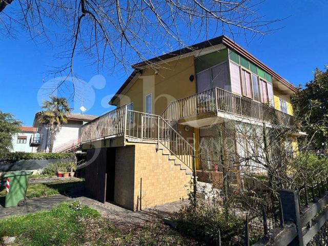 Villa Indipendente in vendita a Piove Di Sacco, Veneto
