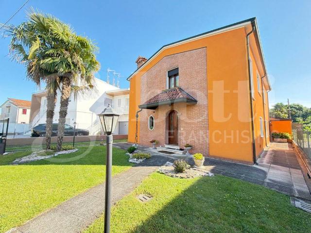 Villa Indipendente in vendita a Quartiere Sant'Anna, Piove Di Sacco
