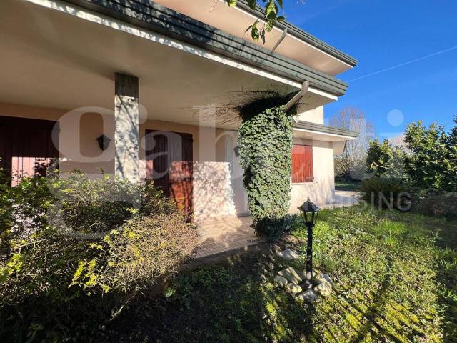 Villa Indipendente in vendita a Piove Di Sacco, Veneto