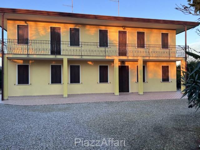 Villa Indipendente in vendita a Piove Di Sacco, Veneto