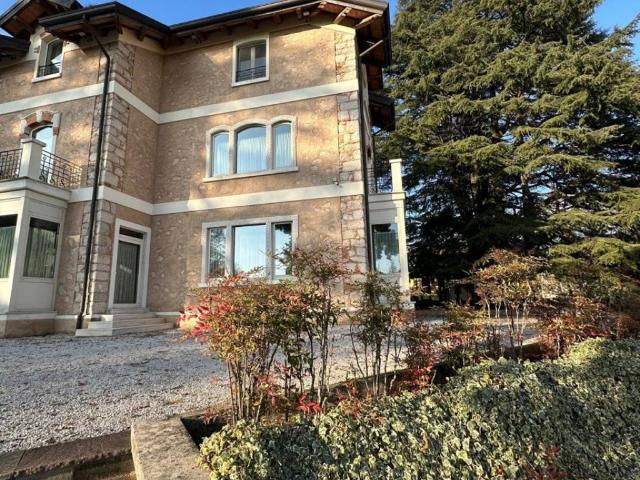 Villa Indipendente in vendita a Piovene Rocchette, Veneto