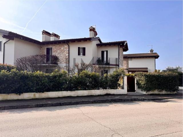 Villa Indipendente in vendita a Piovene Rocchette, Veneto