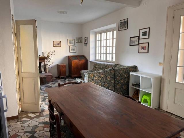 Villa Indipendente in vendita a Piozzano, Reggio Emilia