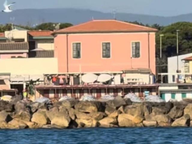 Villa Indipendente in vendita a Marina di Pisa, Pisa