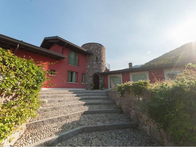 Villa Indipendente in vendita a Comunità montana del Sebino bresciano, Pisogne