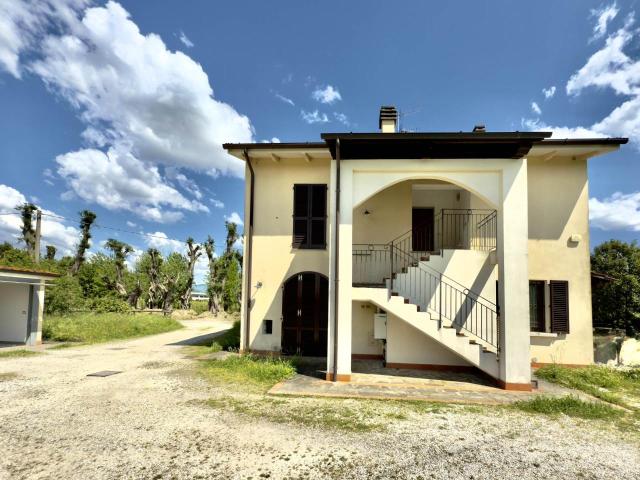Villa Indipendente in vendita a San Pierino Casa al Vescovo, Pistoia