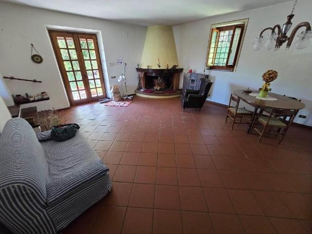 Villa Indipendente in vendita a San Pantaleo, Pistoia