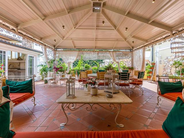 Villa Indipendente in vendita a San Pantaleo, Pistoia