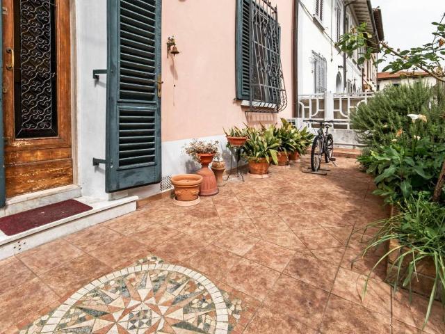 Villa Indipendente in vendita a Pontelungo, Pistoia