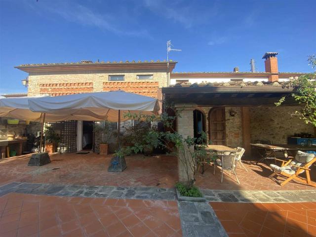 Villa Indipendente in vendita a Pontelungo, Pistoia