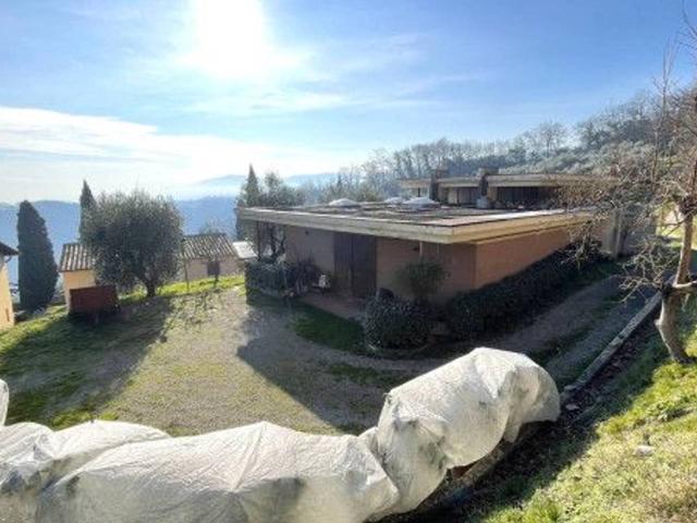 Villa Indipendente in vendita a Pistoia, Toscana