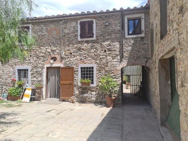 Villa Indipendente in vendita a Pistoia, Toscana
