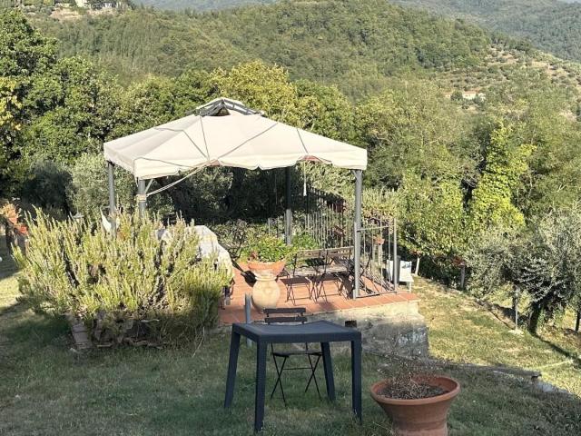Villa Indipendente in vendita a Pistoia, Toscana