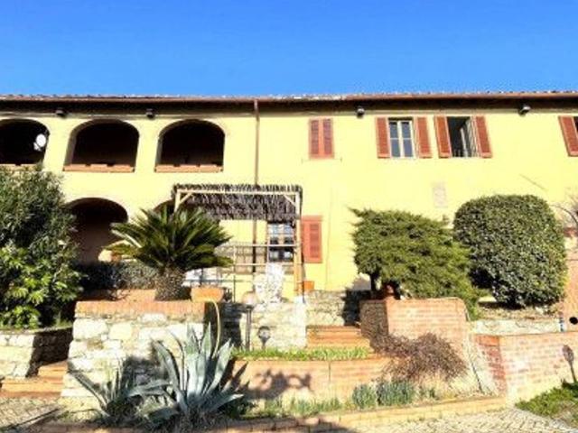 Villa Indipendente in vendita a Pistoia, Toscana