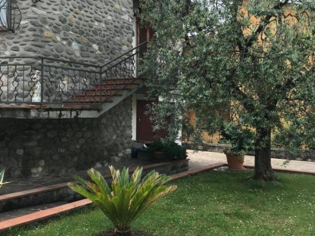 Villa Indipendente in vendita a Pistoia, Toscana