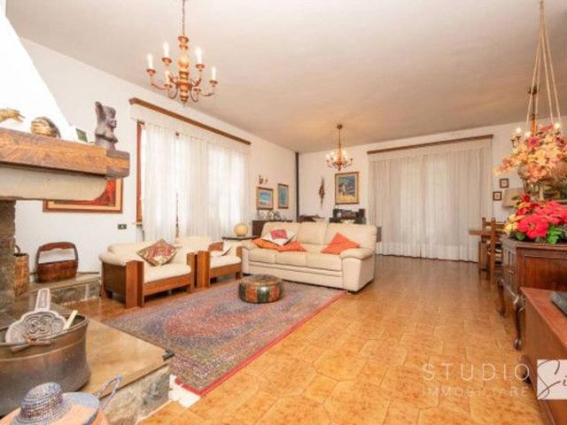 Villa Indipendente in vendita a Pontelungo, Pistoia
