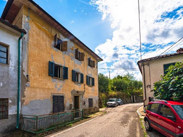 Villa Indipendente in vendita a Le Grazie, Pistoia