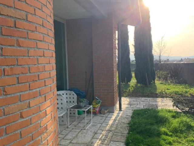 Villa Indipendente in vendita a Chiesina Montalese, Pistoia