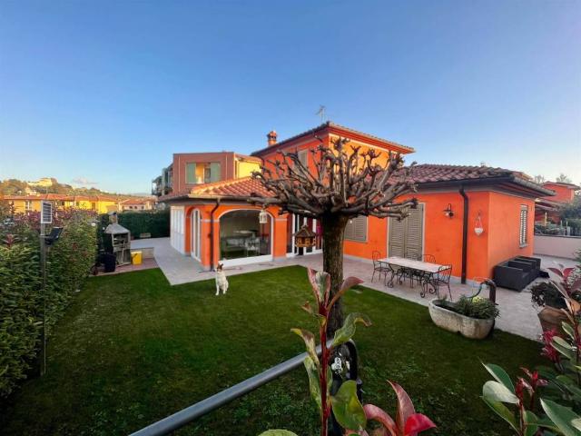 Villa Indipendente in vendita a Pistoia, Toscana