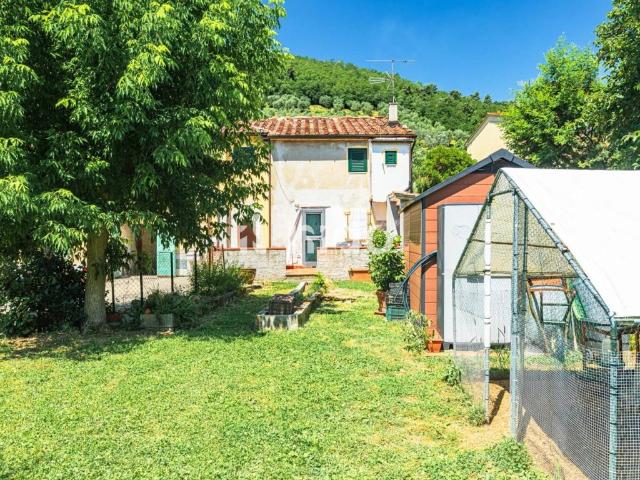 Villa Indipendente in vendita a Pistoia, Toscana