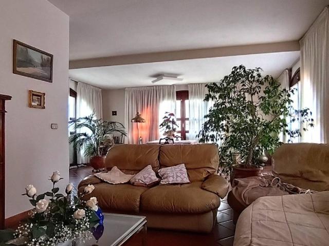 Villa Indipendente in vendita a Pistoia, Toscana