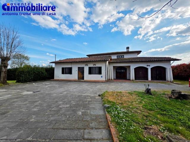 Villa Indipendente in vendita a Pistoia, Toscana