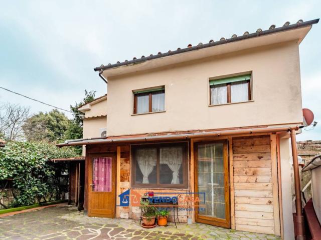 Villa Indipendente in vendita a Pistoia, Toscana